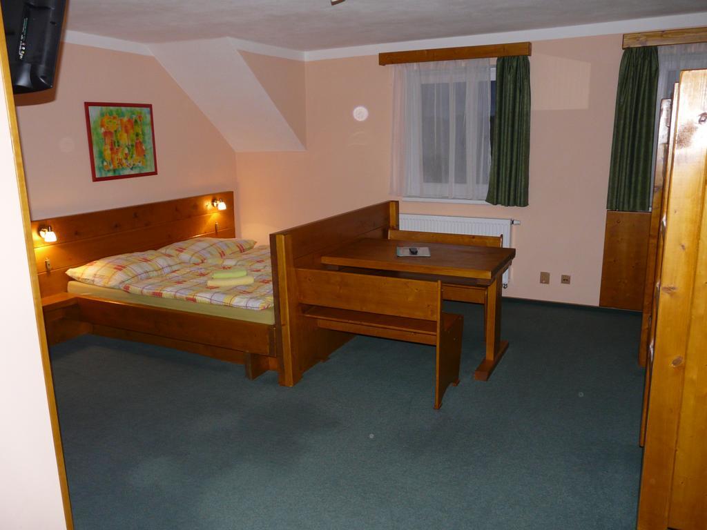 Wellness Penzion Palice Jindrichuv Hradec Luaran gambar
