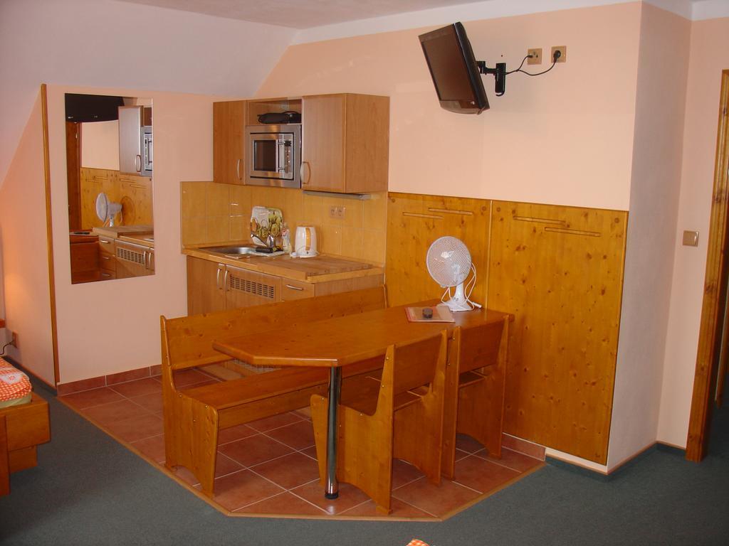 Wellness Penzion Palice Jindrichuv Hradec Luaran gambar