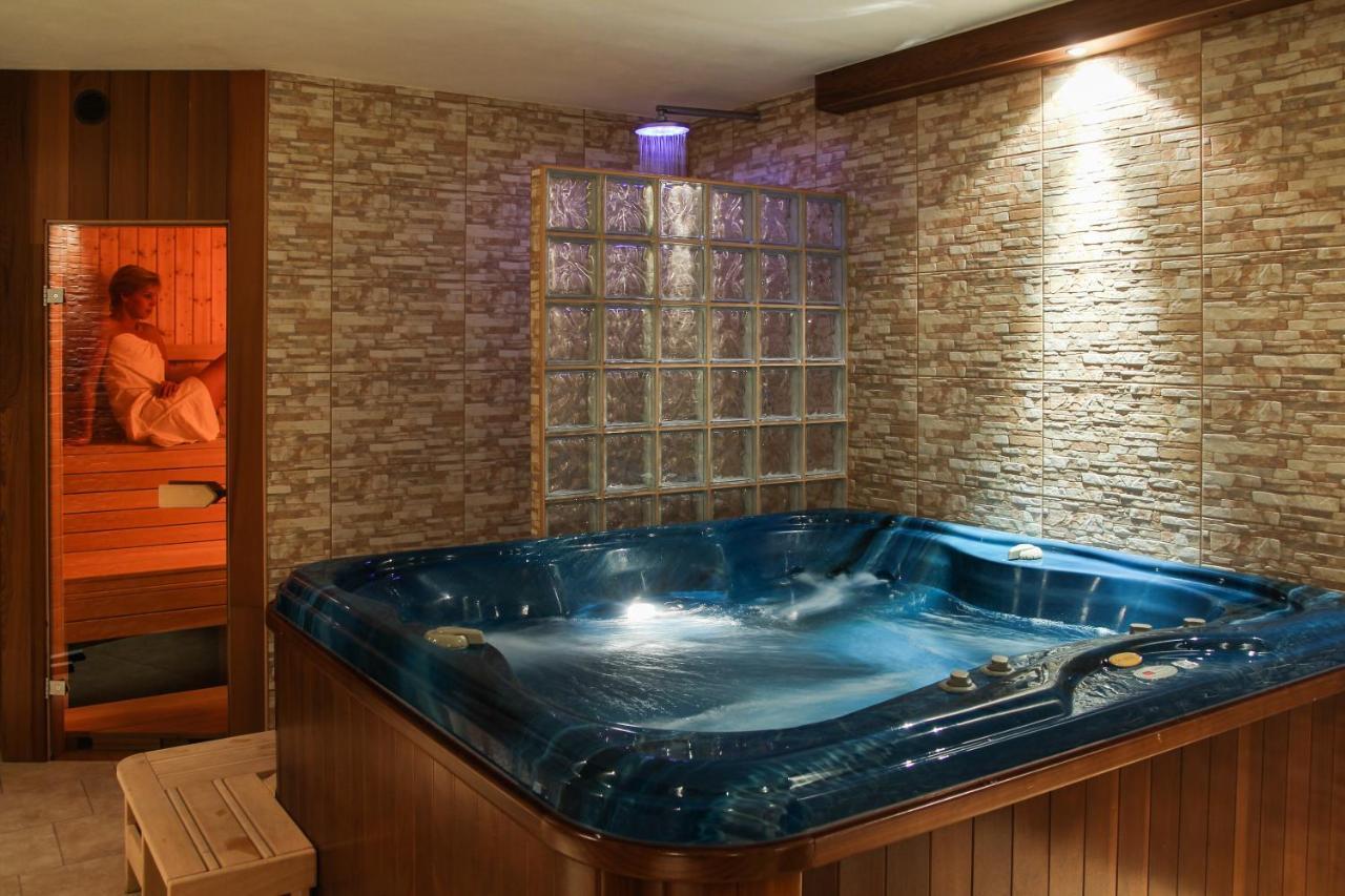 Wellness Penzion Palice Jindrichuv Hradec Luaran gambar